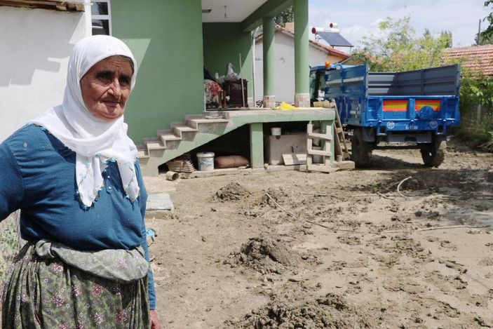 Bakan Kurum'dan, selden etkilenen bölgelere ziyaret -5