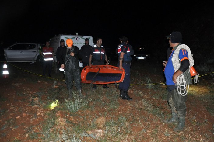 Karaman'da koyun otlatırken sele kapılan kadın öldü, eşi ve çocuğu kurtuldu  -8