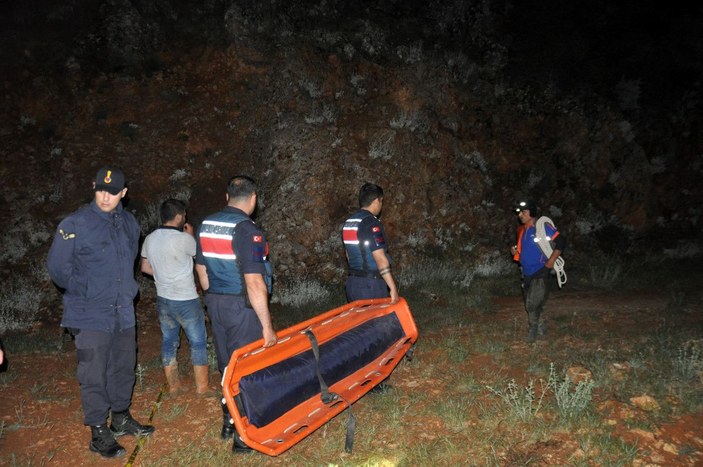 Karaman'da koyun otlatırken sele kapılan kadın öldü, eşi ve çocuğu kurtuldu  -7
