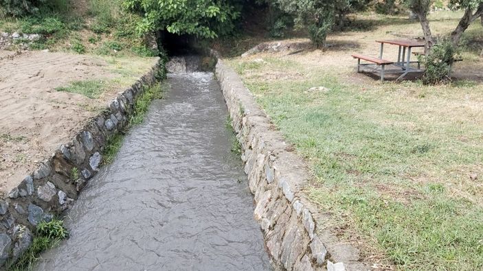 Kömür tozları yağmurla dereye aktı, İzmit Körfezi karardı -9