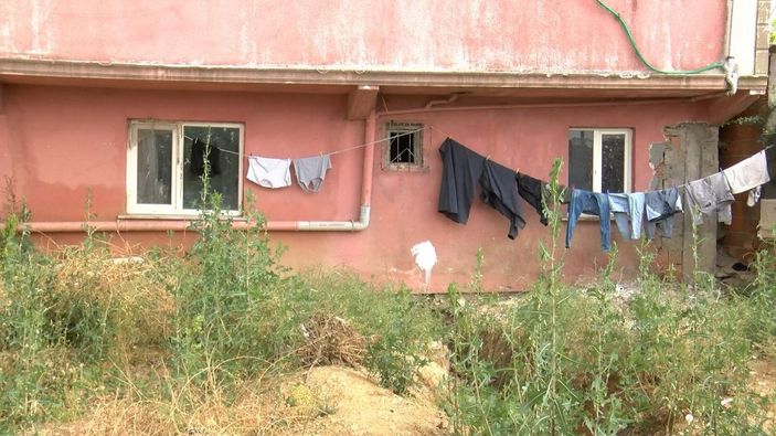 d Sultangazi'de göçmenlerin kaldığı evde hırsızlık kamerada -6