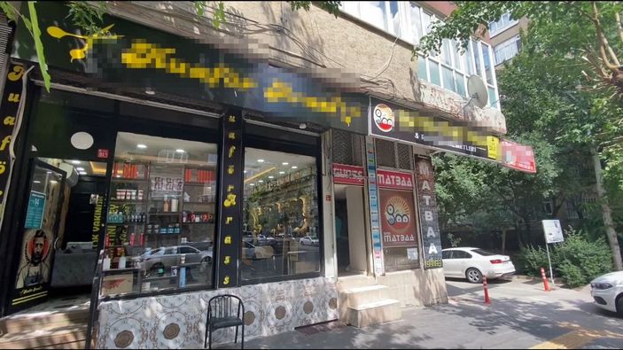 40 yıllık binadan beton parçaları düştü, 2 kişi yaralandı -9