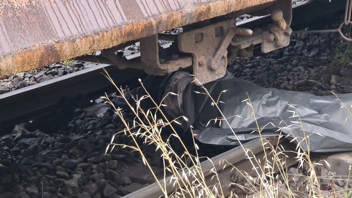 Yük treninin altında kalan vatandaş hayatını kaybetti -2