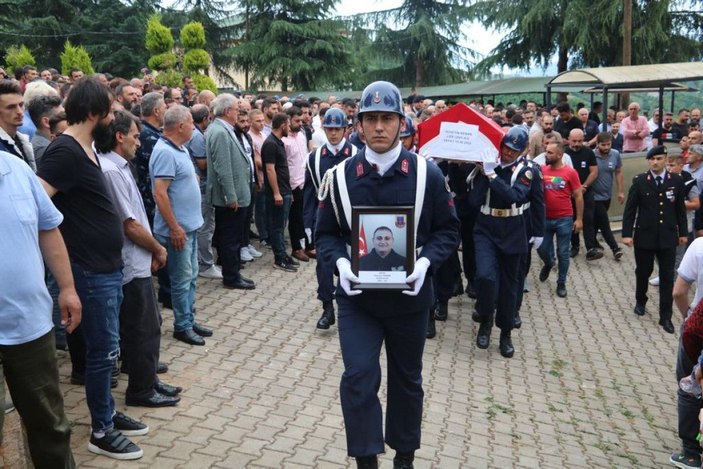 Hava değişimi için memleketine gelen asker, trafik kazasında hayatını kaybetti -3