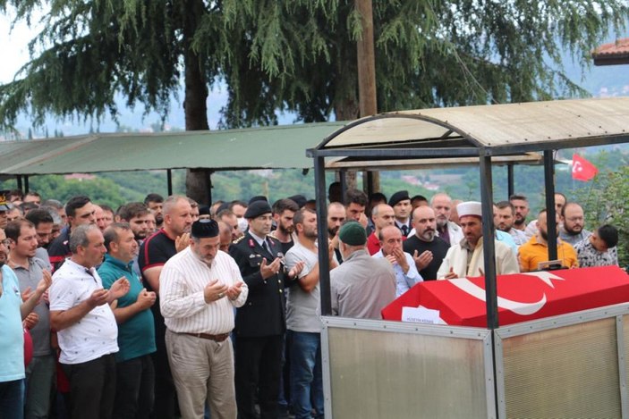Hava değişimi için memleketine gelen asker, trafik kazasında hayatını kaybetti -1