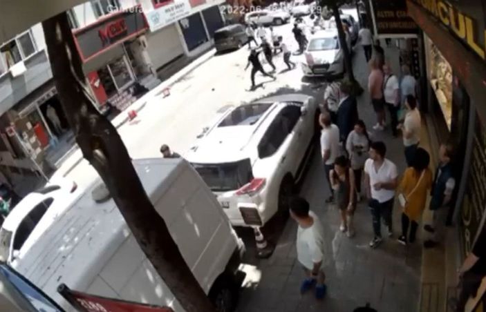 İşçi ve patron kavgası, mahalleyi savaş alanına çevirdi  -5