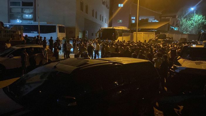 d Hakkari'de iki grup arasında bıçaklı kavga: 1 ölü -1