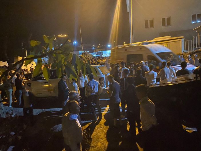 d Hakkari'de iki grup arasında bıçaklı kavga: 1 ölü -2