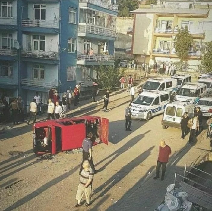 Ankara’da drift yapan sürücüye kızan mahalleli, aracını devirdi