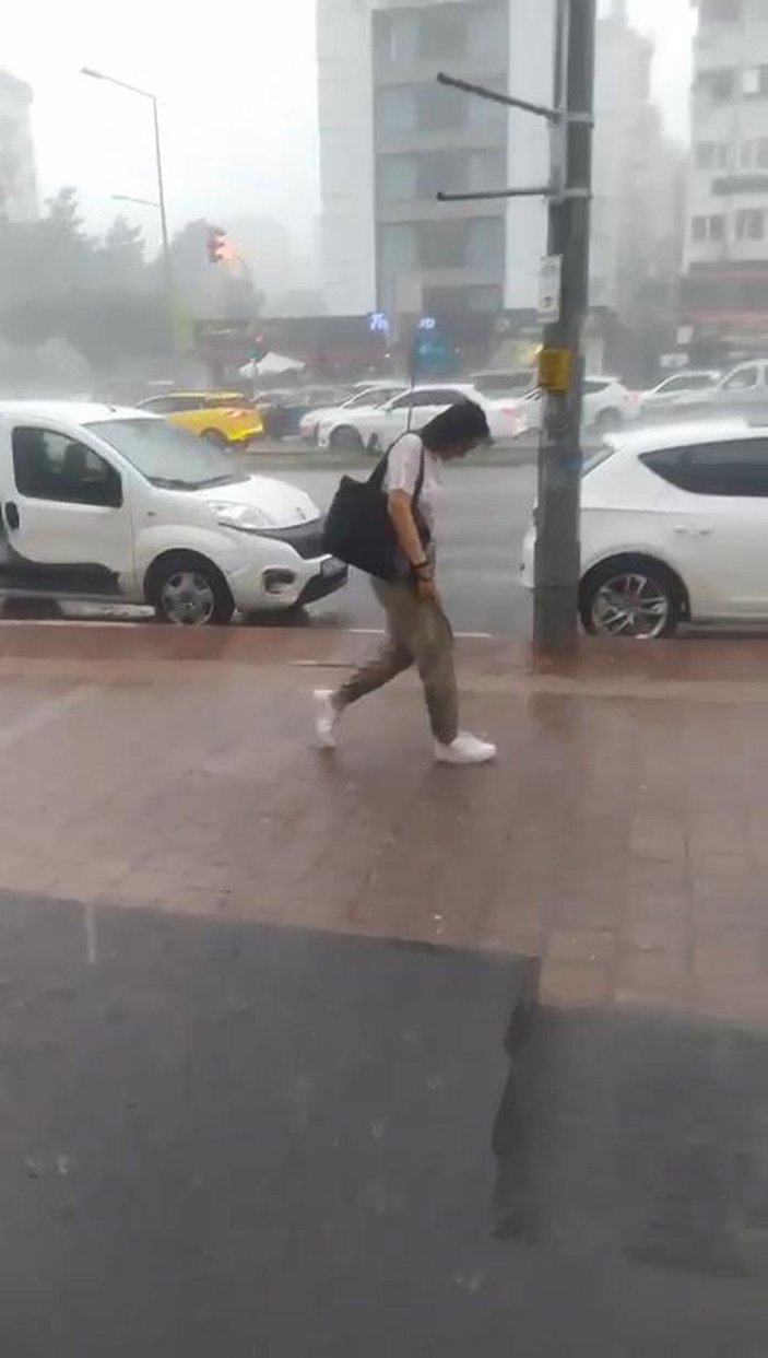 Antalya'da 'yaz yağmuru' günlük yaşamı olumsuz etkiledi -2