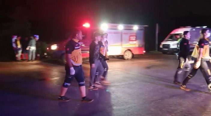 Kastamonu'da yolcu otobüsü tarlaya yuvarlandı: 1 ölü 19 yaralı (1) -3