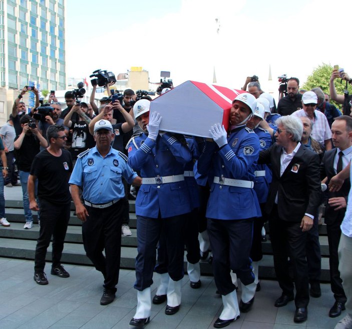 Cüneyt Arkın'ın naaşı AKM'ye getirildi  -9