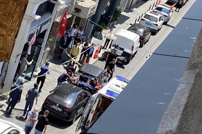 Beyoğlu'nda otelin 8'inci katından düşen turist hayatını kaybetti -4