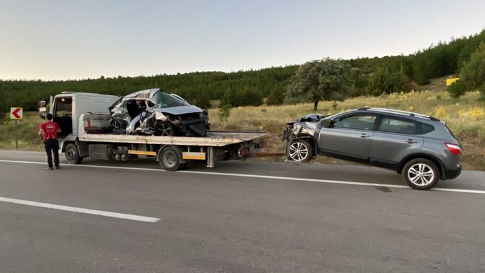 Konya’da iki otomobil çarpıştı: 5 ölü 4 yaralı