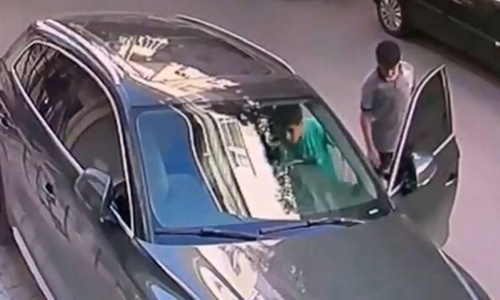 i Sultangazi’de iki çocuk, çaldıkları otomobille ortalığı birbirine kattı