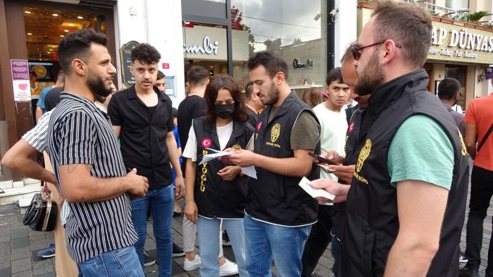 Taksim’de kayıt dışı göçmen denetimi: 30 kişi sınır dışı edilmek üzere alındı -4