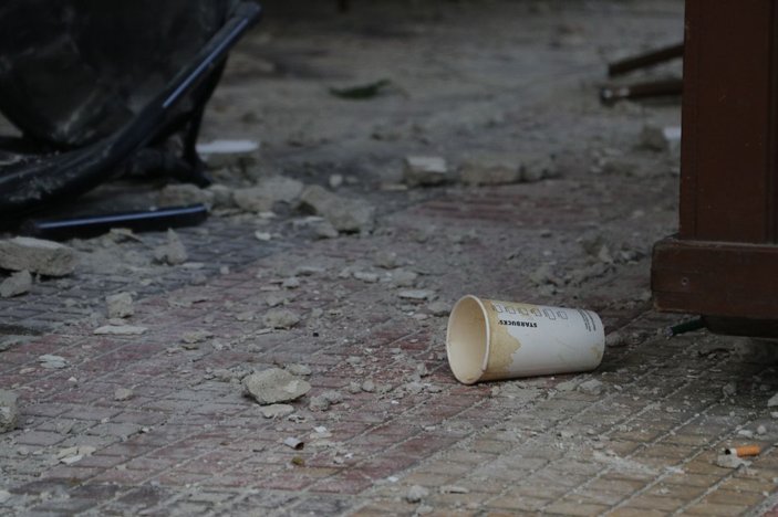 Kahve içerken üstlerine beton parçaları düştü: 1’i ağır 2 yaralı -2