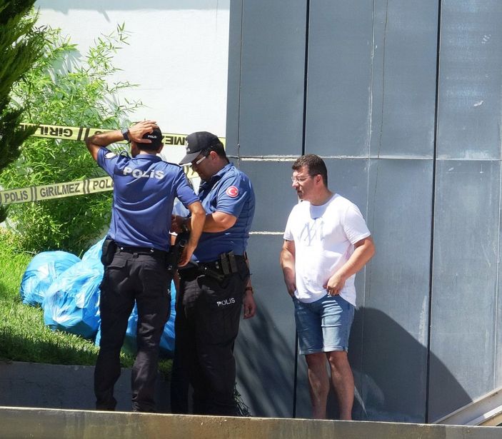 Dalgıcın eline vurup, düşürdüğü telefonu alarak kaçtı -1