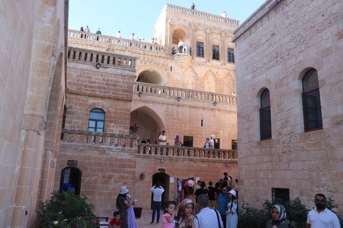 Midyat'ta 'bayram' bereketi; 4 günde 40 bin turist ağırlandı -6