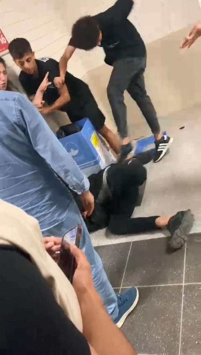 Telefonunda metroda çekilmiş kadın fotoğrafı bulunmadı, darbedenlerden şikayetçi oldu -1