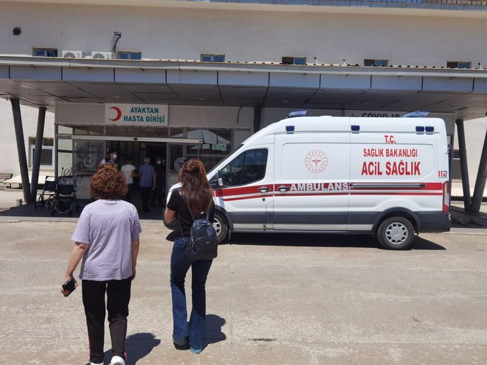 Kapısı açılan kamyonetten düşüp yaralandı -3