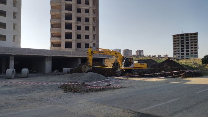 Adana’da inşaatta göçük: Mühendis ve işçi hayatını kaybetti -1