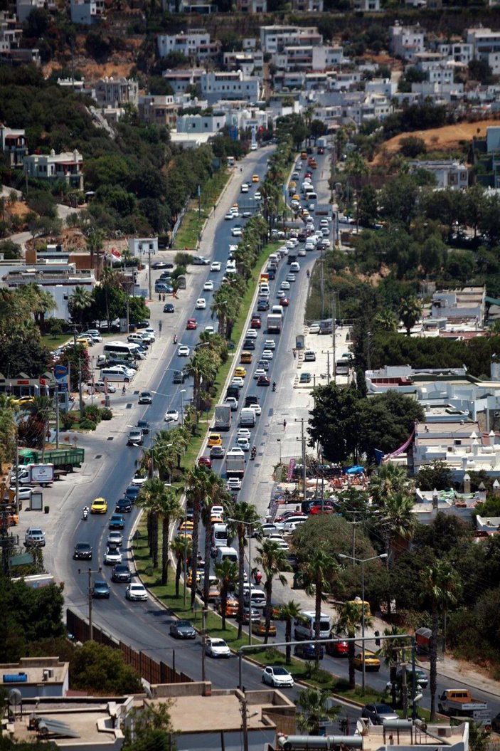 Bodrum'da tatilciler erken dönüşe geçti, trafik çilesi başladı -4