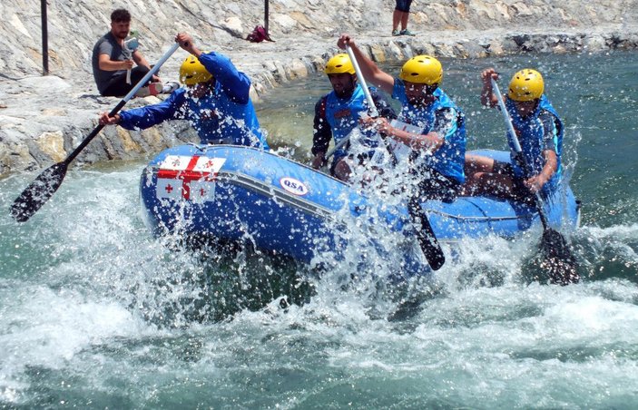 Cumhurbaşkanı Yardımcısı Oktay ve Bakan Kasapoğlu, Yozgat'ta rafting yaptı -7