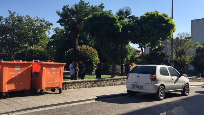 Baba ve oğlu parkta tabancayla vuruldu  -5