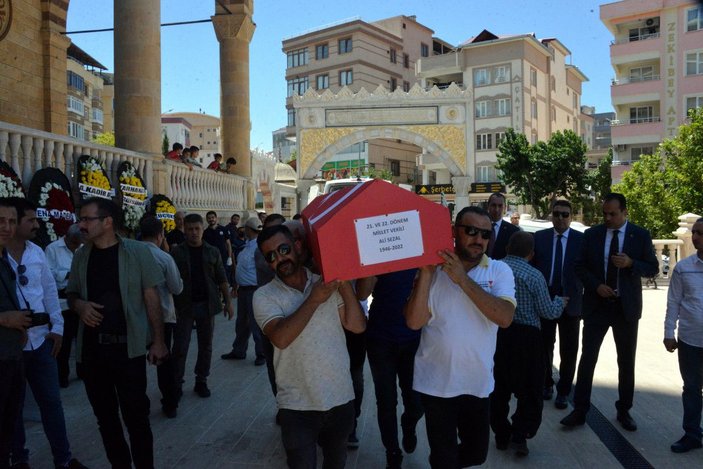 Eski milletvekili Ali Sezal, Kahramanmaraş'ta toprağa verildi -3