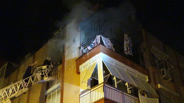 Antalya'da ev yangını: 2 çocuk son anda kurtarıldı