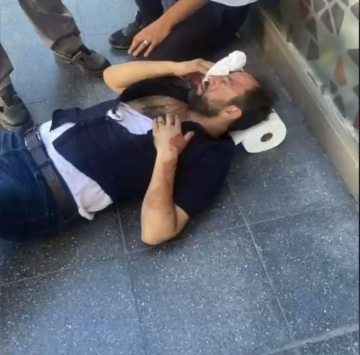 Trafikte kanlı yol verme kavgası kamerada... -3