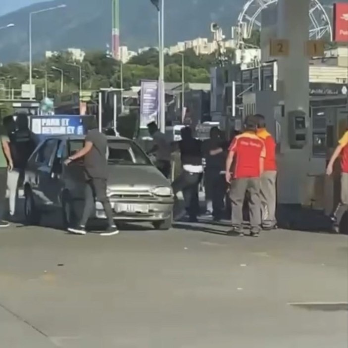 Trafikte kanlı yol verme kavgası kamerada... -7