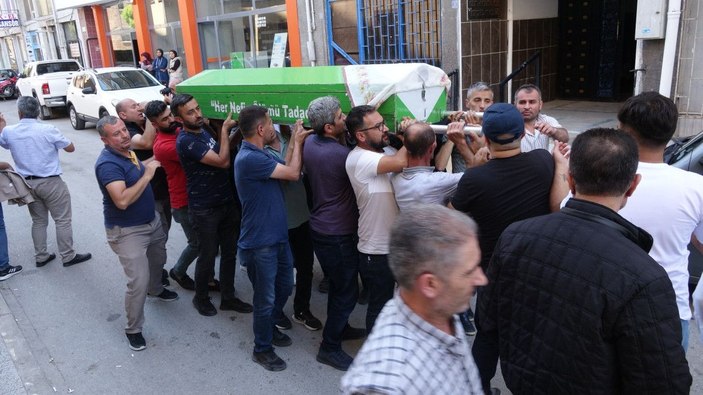 Freni boşalan vinçin çarptığı anne ve kızı toprağa verildi -2