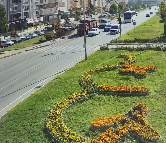 Freni boşalan vinçin çarptığı anne ve kızı toprağa verildi -4