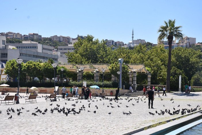 İzmir'de 38 derece sıcakta sokaklar ve kordon boyu boş kaldı -7