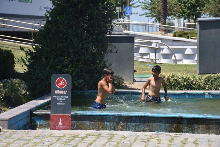 İzmir'de 38 derece sıcakta sokaklar ve kordon boyu boş kaldı -5