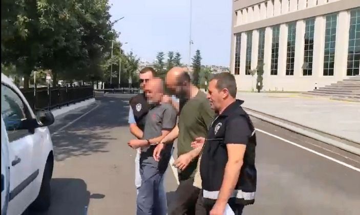 d Telefon dolandırıcısı, para ve altınları almak için geldiği evde polise yakalandı -3