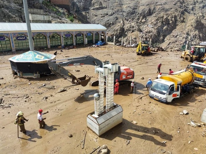 İran’daki sel felaketinde can kaybı 6’ya yükseldi -8