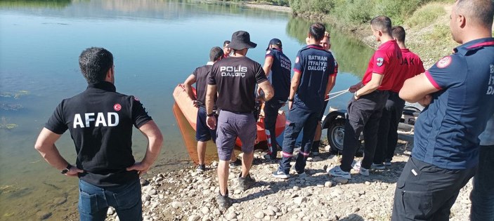 Hayat'ı kurtarıp, kendisi nehirde kaybolan oto tamircisi 5 gündür aranıyor -8