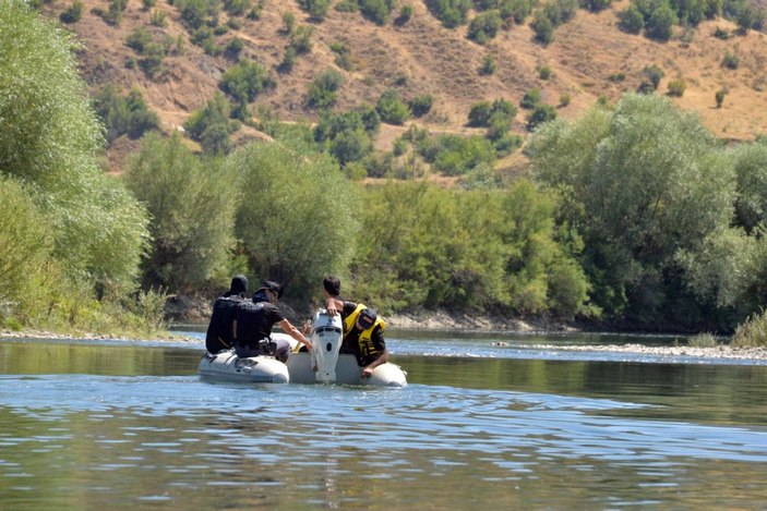 Hayat'ı kurtarıp, kendisi nehirde kaybolan oto tamircisi 5 gündür aranıyor -2