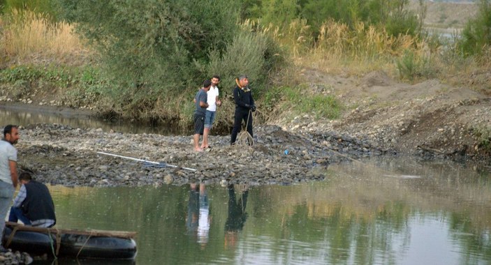 Hayat'ı kurtarıp, kendisi nehirde kaybolan oto tamircisi 5 gündür aranıyor -3