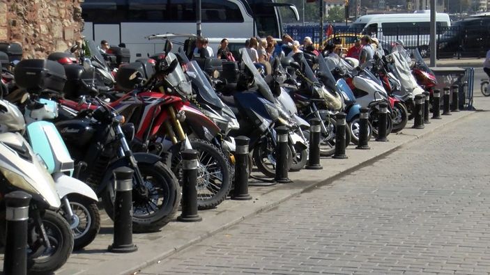 Tarihi meydan motosiklet parkına döndü   -7