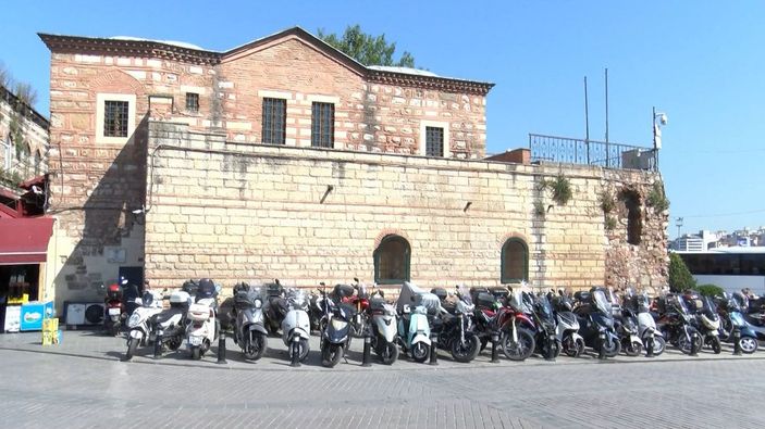 Tarihi meydan motosiklet parkına döndü   -6