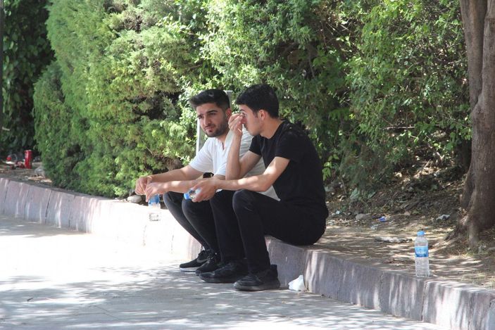 Elazığ'da hava sıcaklığı 39 dereceyi gördü, cadde ve sokaklar boş kaldı -8