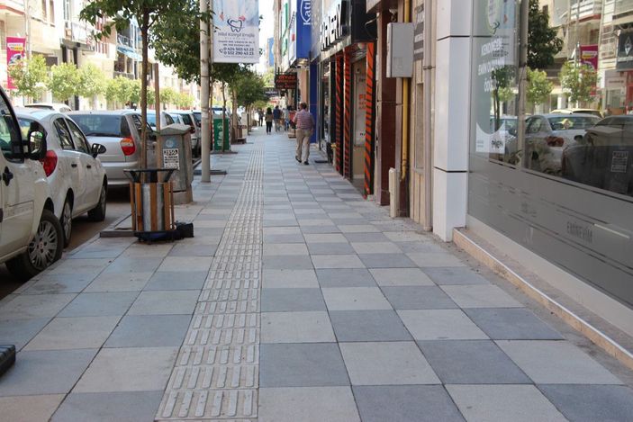 Elazığ'da hava sıcaklığı 39 dereceyi gördü, cadde ve sokaklar boş kaldı -6