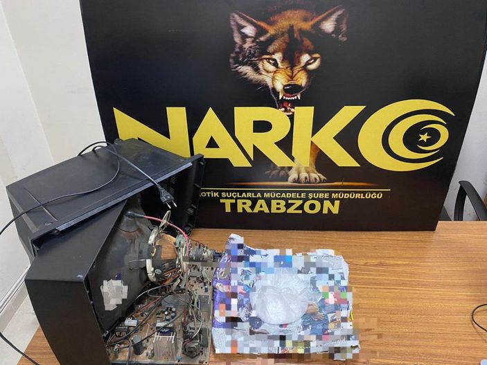 Televizyondan 300 bin liralık uyuşturucu çıktı -1