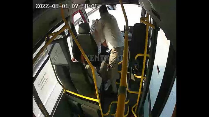 Hareket halindeki özel halk otobüsünün şoförüne yumruk attı -3