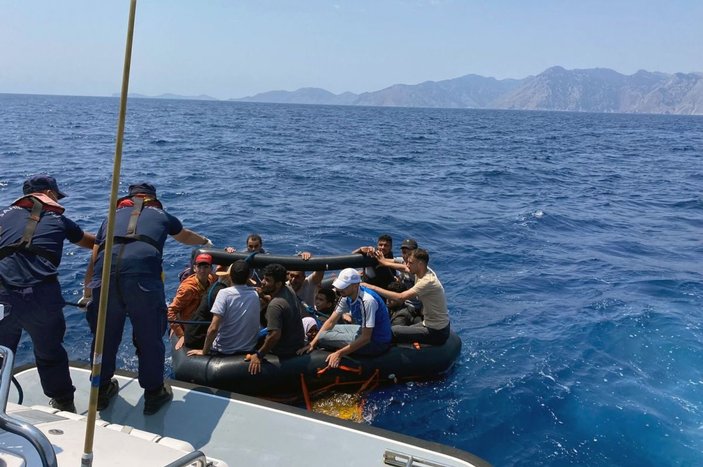 Marmaris’te 48 düzensiz göçmen kurtarıldı -1