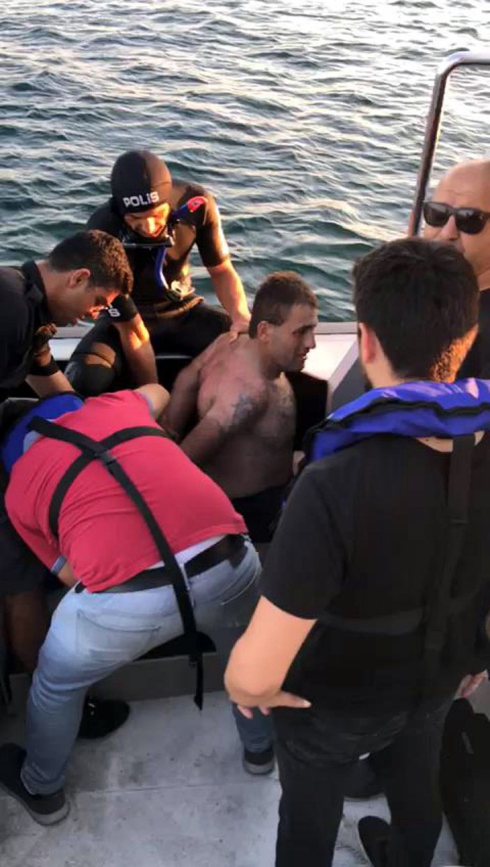 Avcılar'da polisten kaçmak için denize atlayıp 2 kilometre yüzdü -8